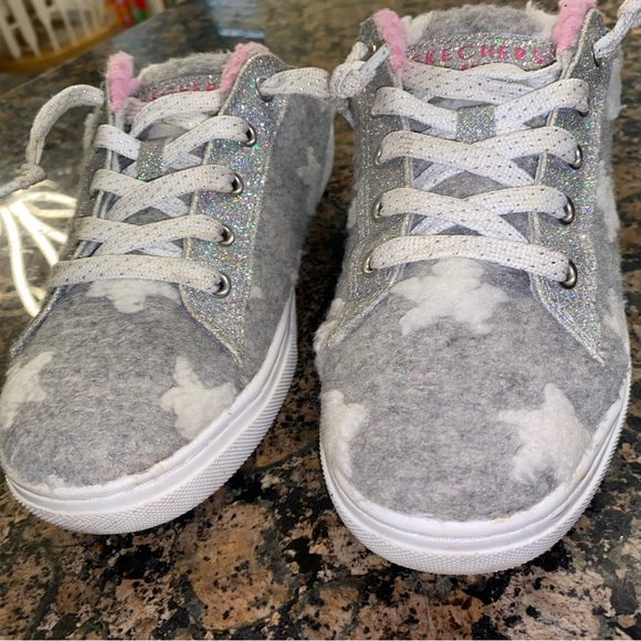 Kids Sketchers Slip Ons Size 4 Girls ! Sparkling ✨ and glittery ! 💗✨ - Picture 5 of 15
